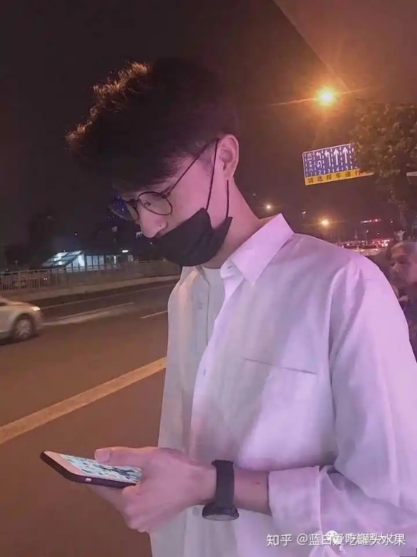 情圣的第二张照片--浙江认干亲服务网