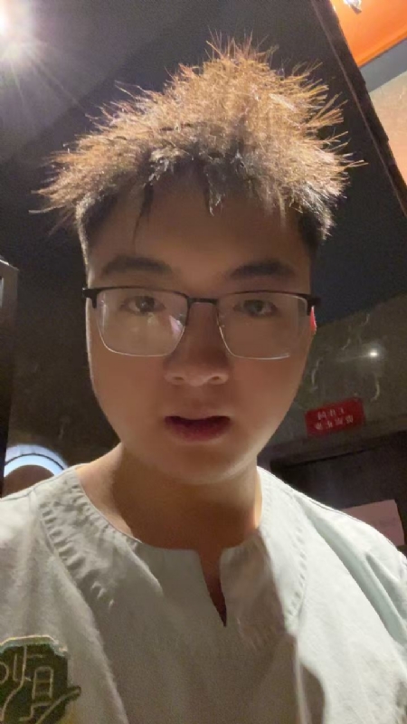 成熟稳重的男士的第一张照片--浙江认干亲服务网